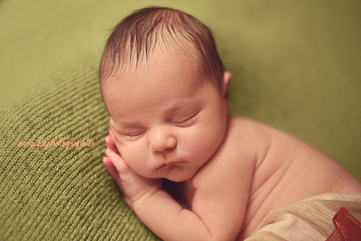 sesiones de bebes en barakaldo - Mikel &middot; fotograf&iacute;as de reci&eacute;n nacidos en Barakaldo &middot; Bizkaia