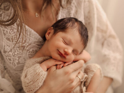 ¿Qué diferencia hay entre una sesión Newborn Natural y una de Poses?